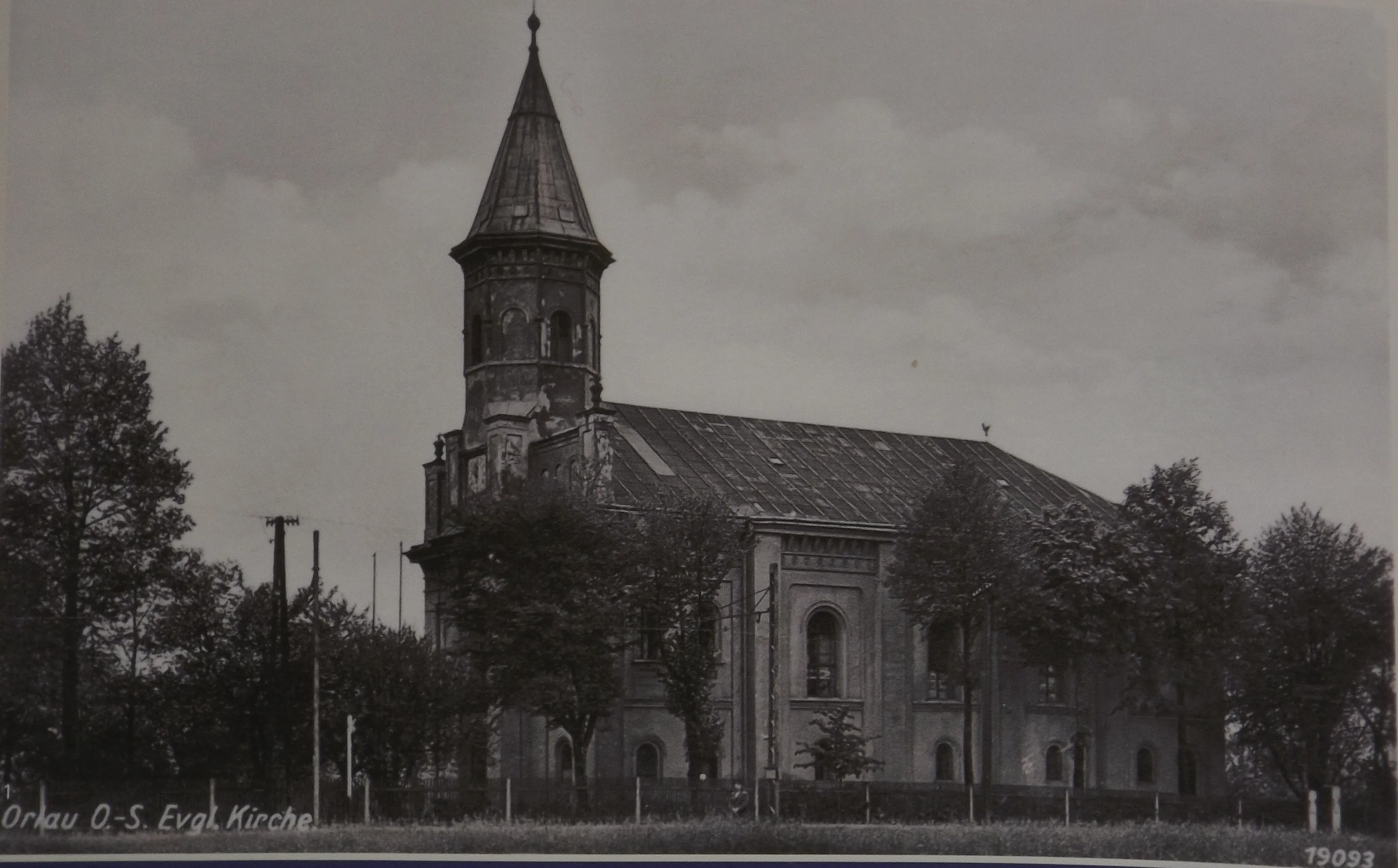 Fotografie profilu kostela z roku 1903