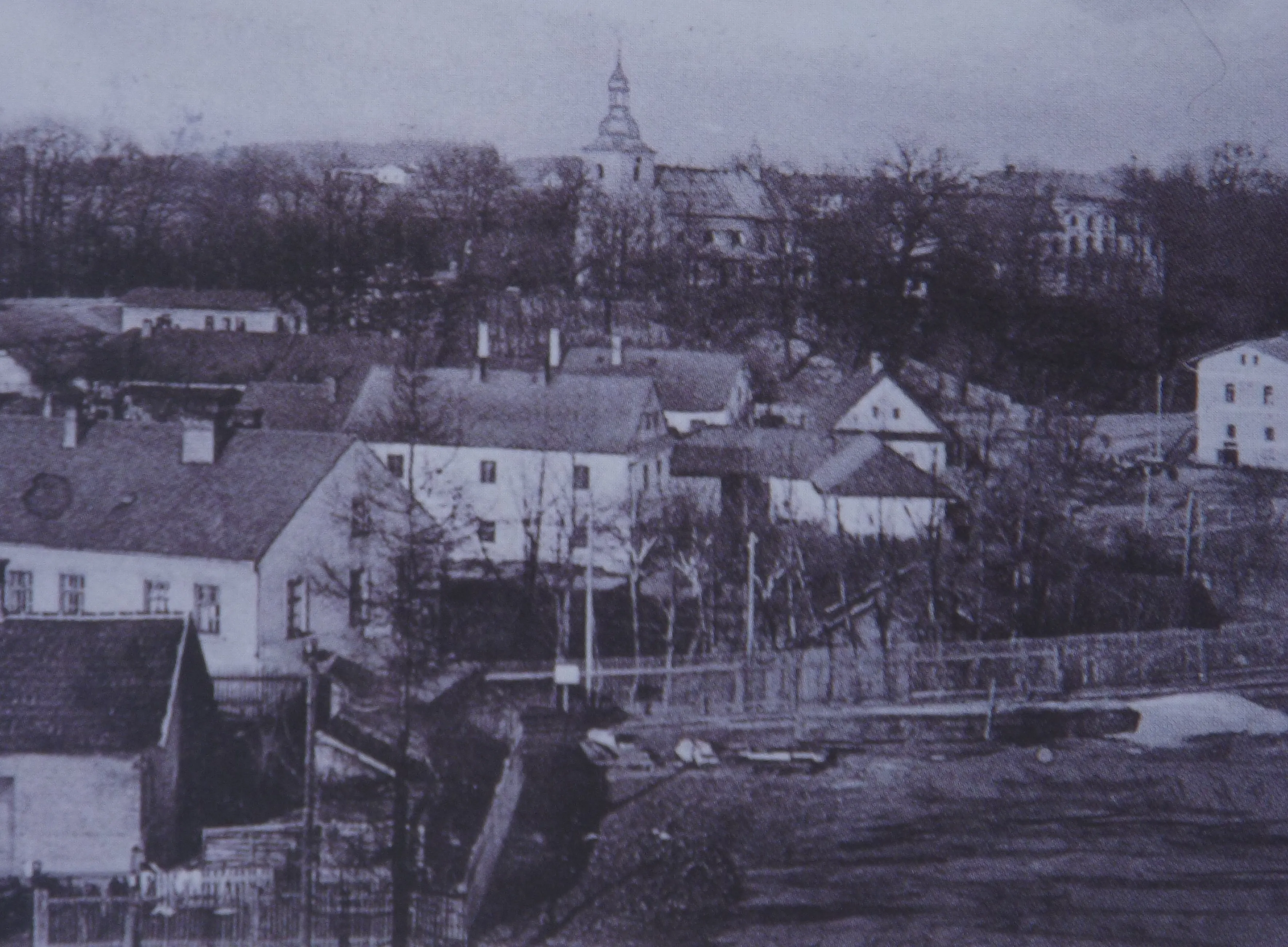Pohled na centrum města s kostelem z roku 1903