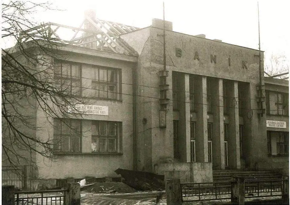 Po roce 1948 byla budova známá jako “Baník”