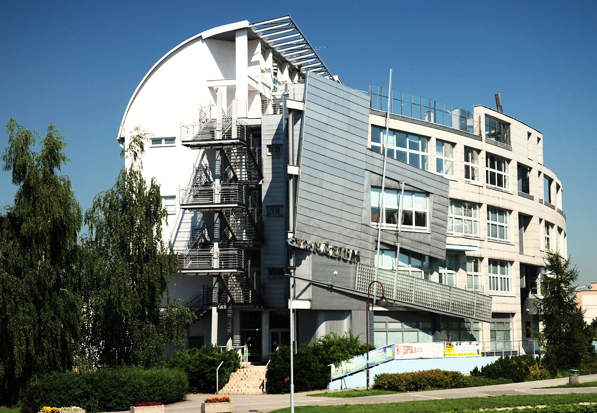 Současná budova gymnázia v centru města (Masarykova tř. 1313)